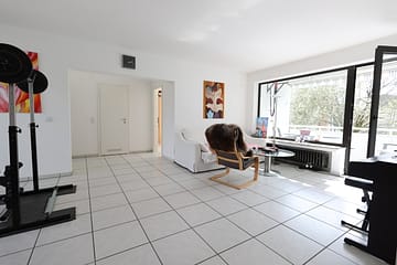 Seltene Gelegenheit: Großzügige 4-Zimmer-Wohnung Margaretenhöhe | 2 Balkone + Garage - Wohnzimmer