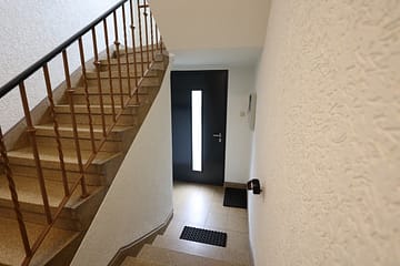 Ein Juwel in Oberhausen: Mehrfamilienhaus mit hervorragender Rendite wartet auf Sie! - Treppenhaus